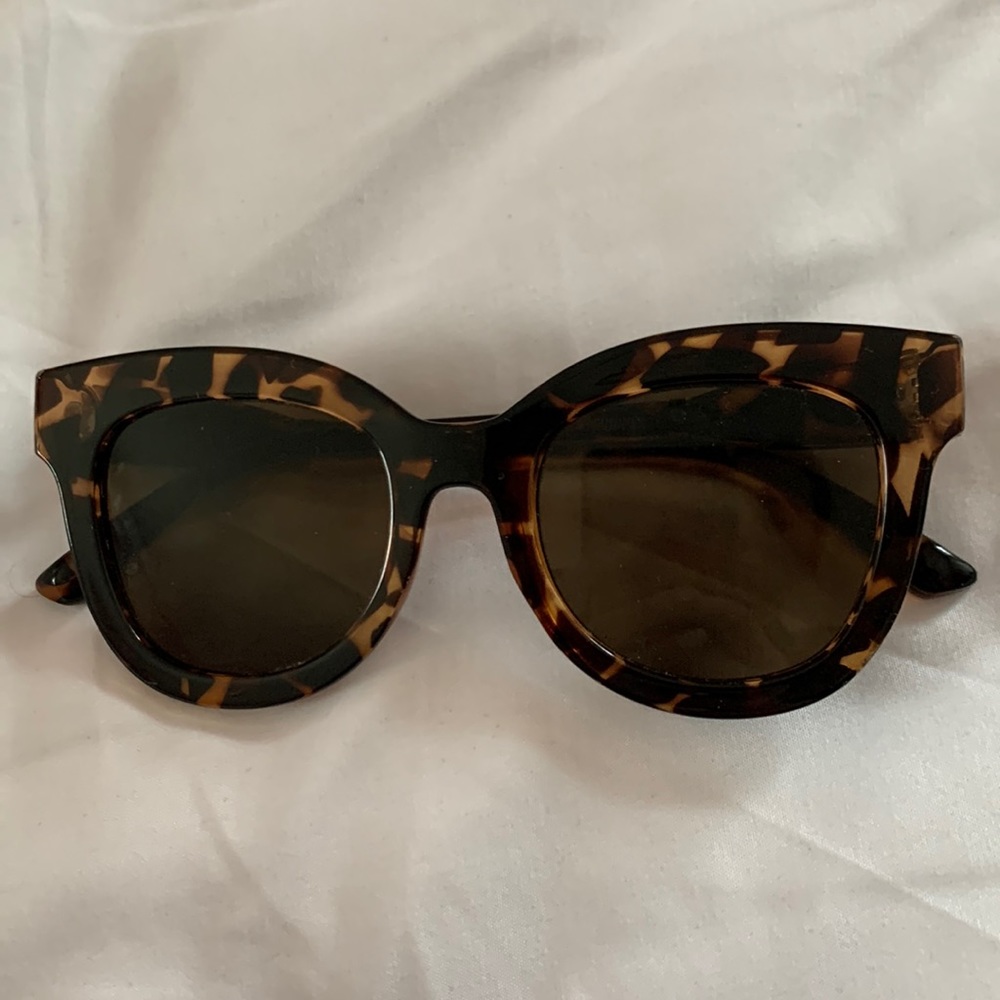 Aerie Sunnies